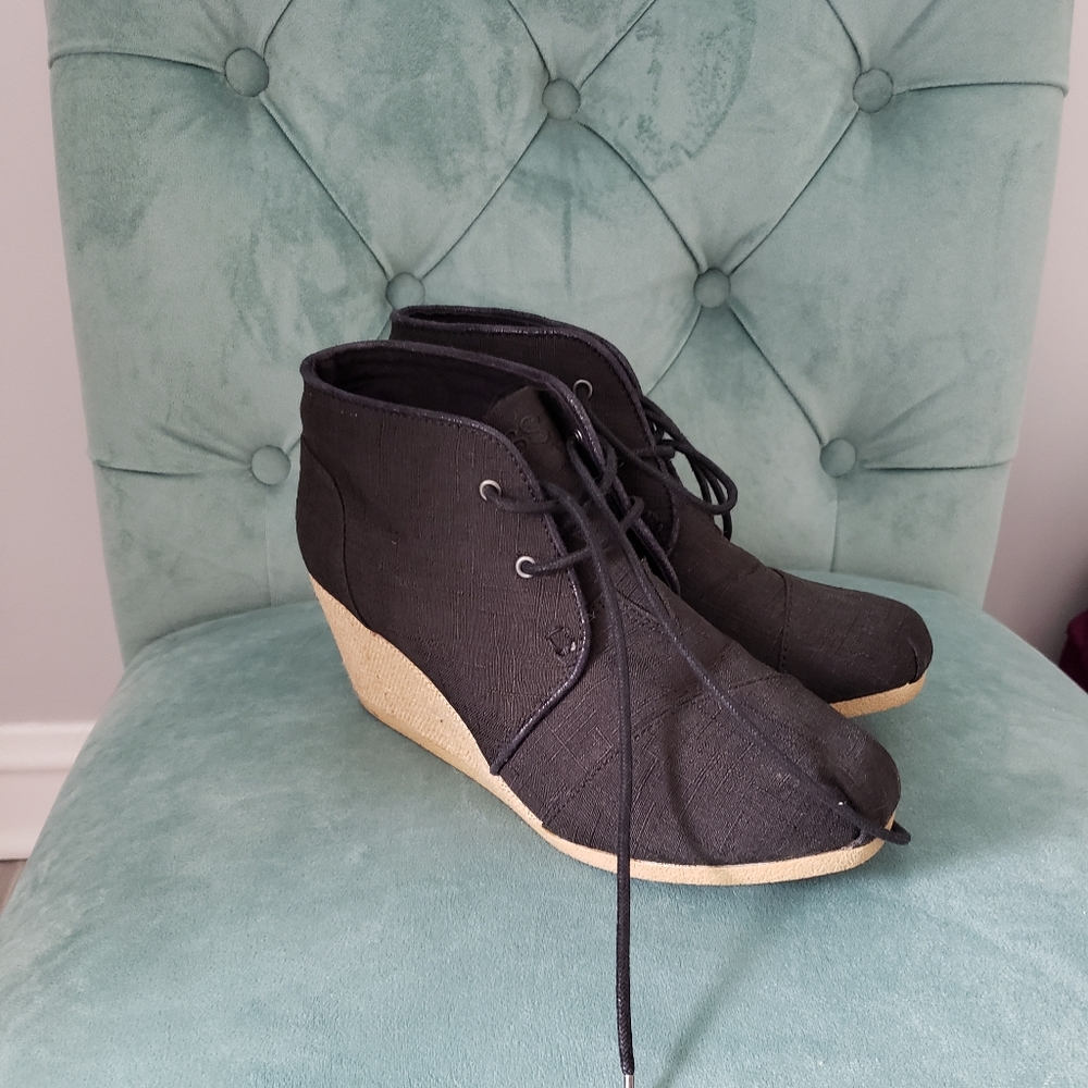 Black wedges..super comfy!